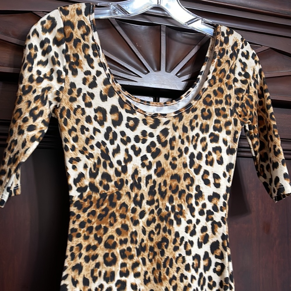 Dress - Picture 7 of 8